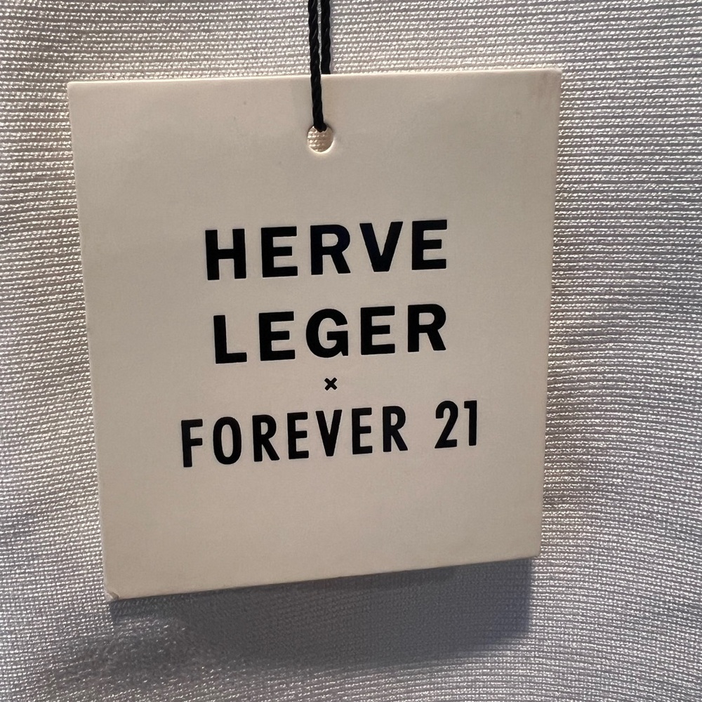 Herve Leger for Forever 21 Women's white / Cream pencil Skirt with back zipper